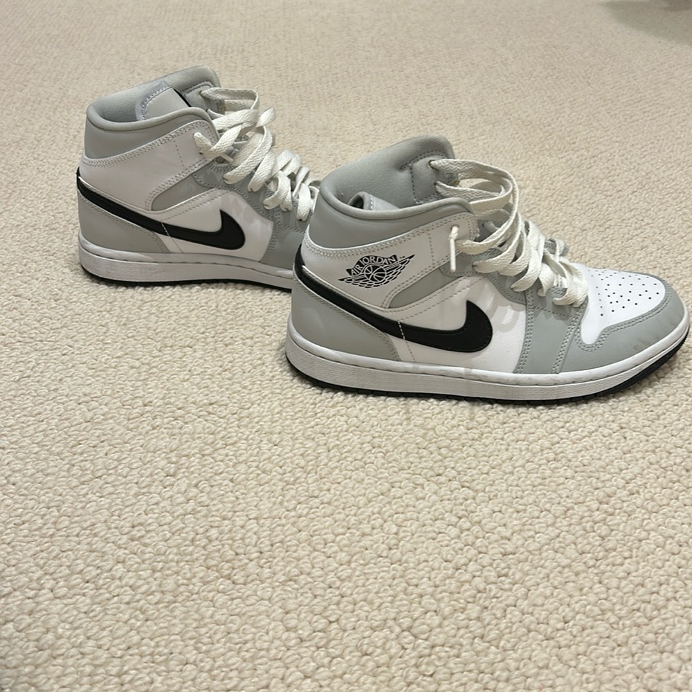 Air Jordan 1 Mid